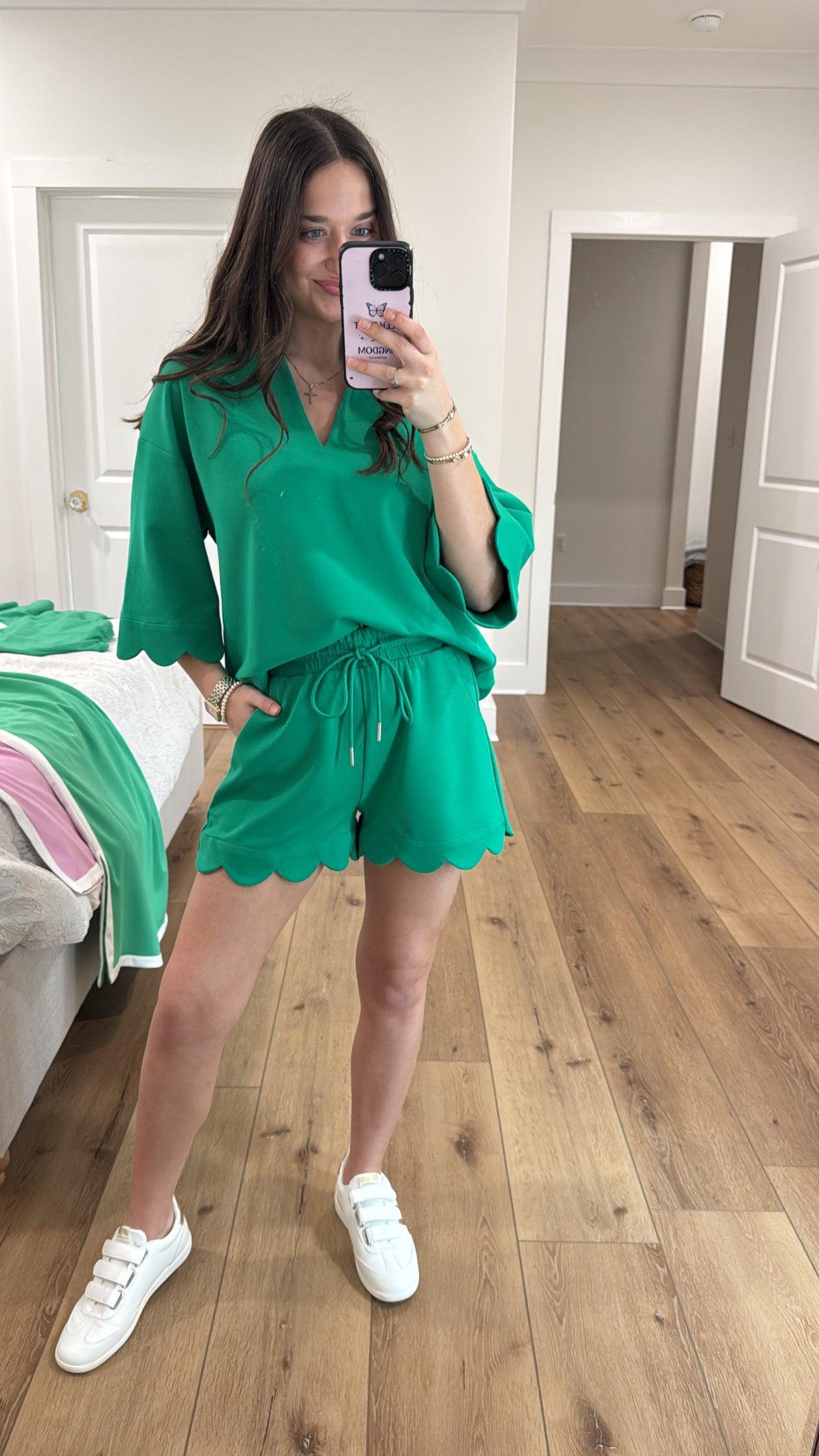 Scalloped Queen Green Set