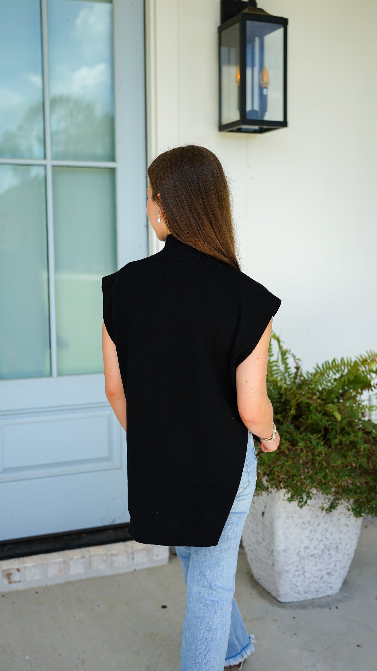 Simple and Chic Black Top
