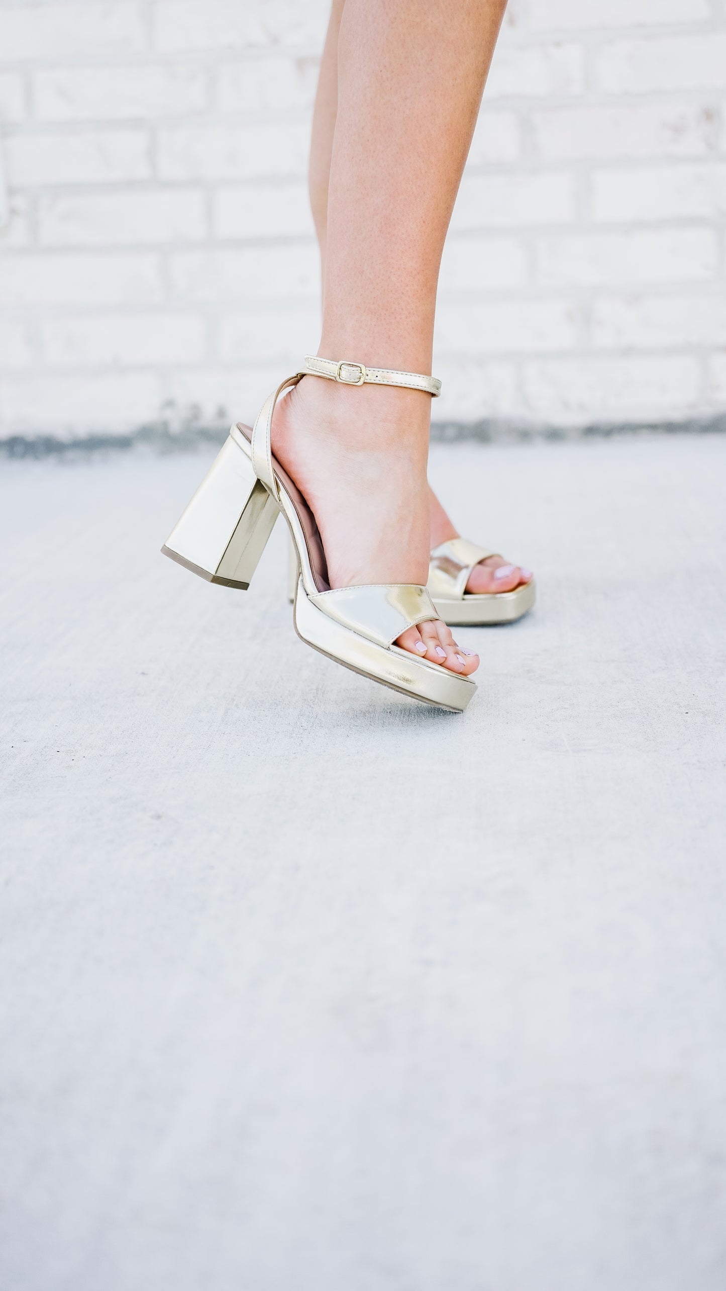 Goldy But a Goodie Heel