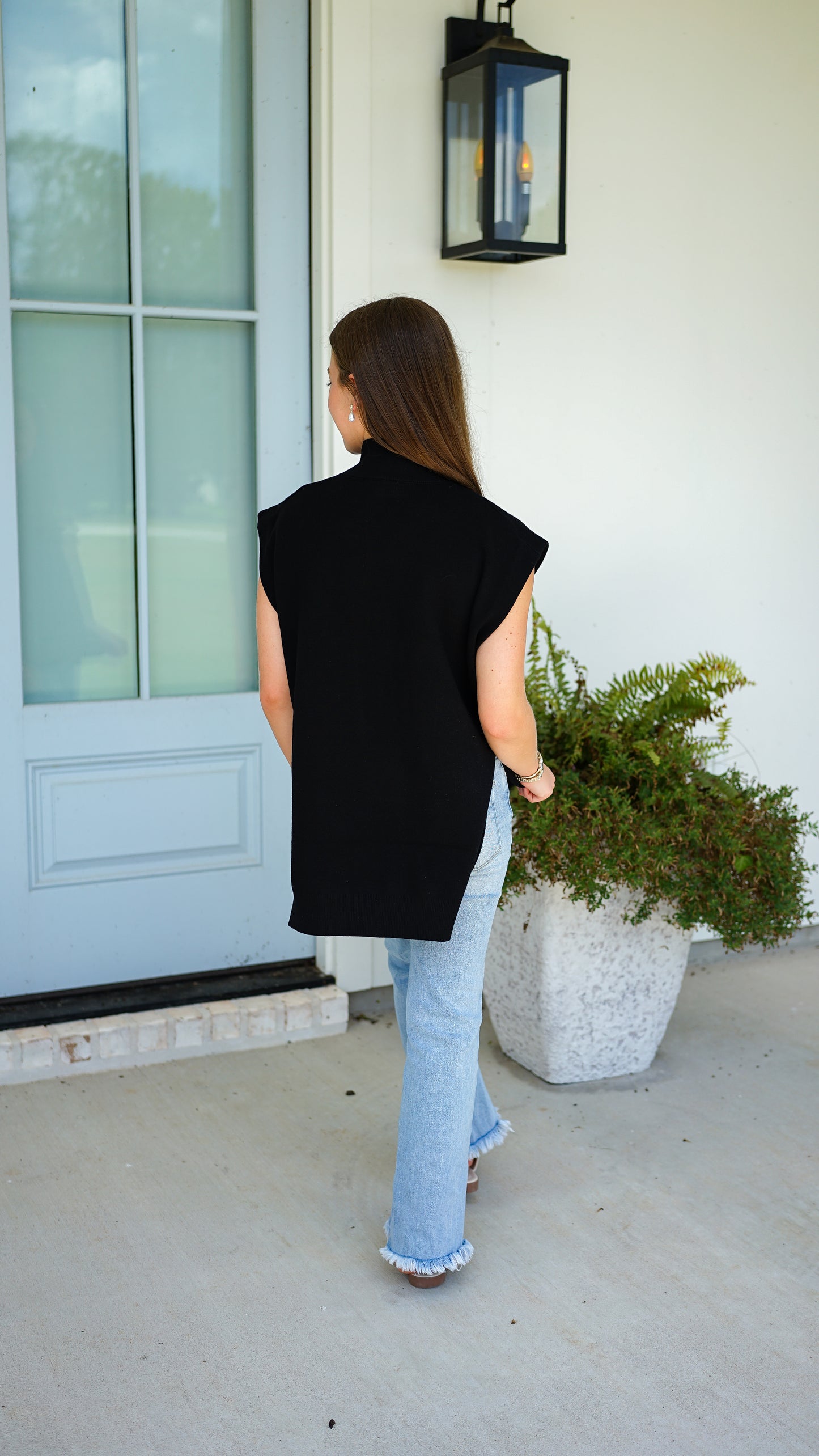 Simple and Chic Black Top