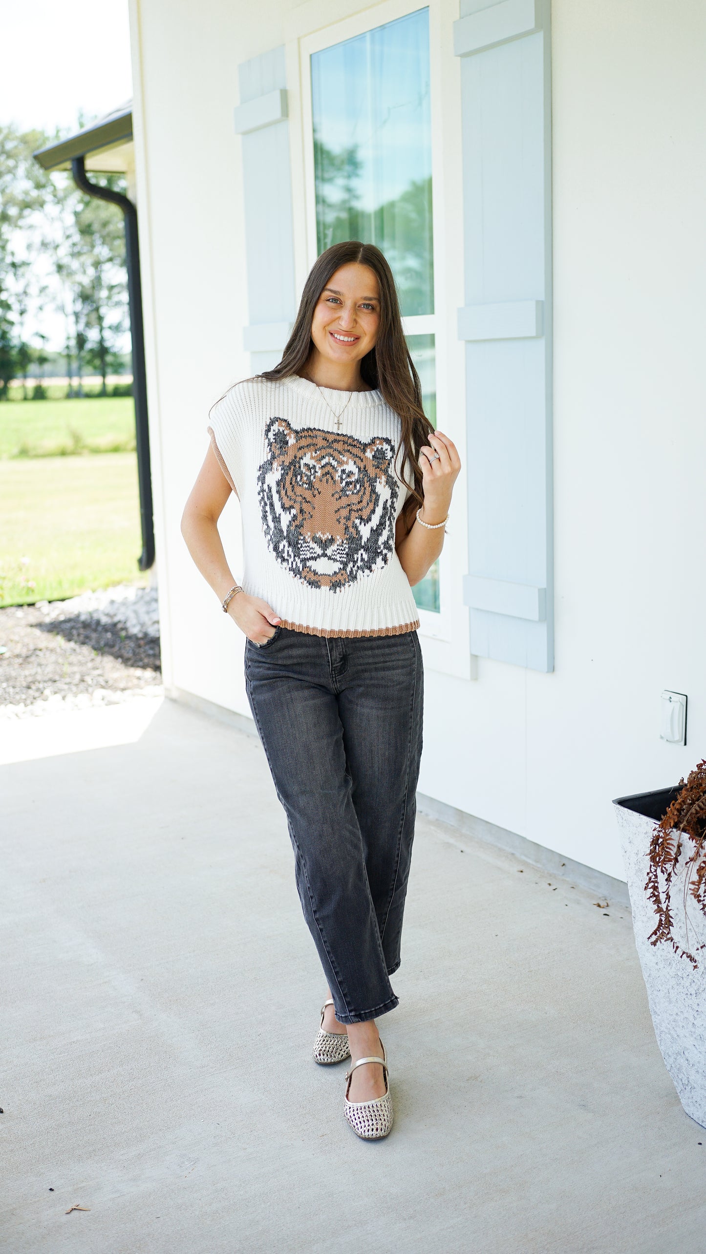 Feel The Roar Top