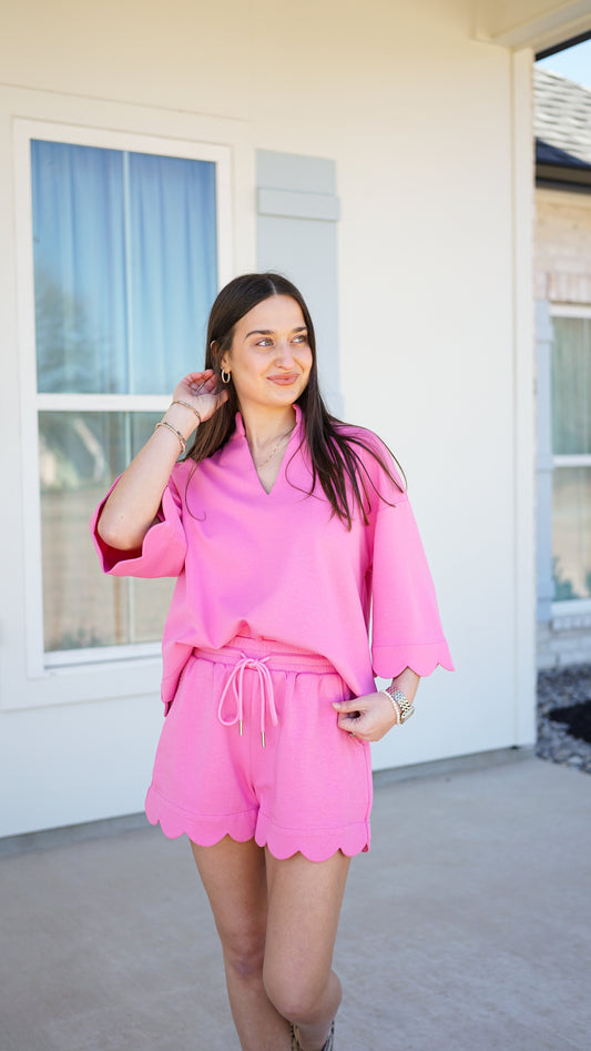 Scalloped Queen Pink Set