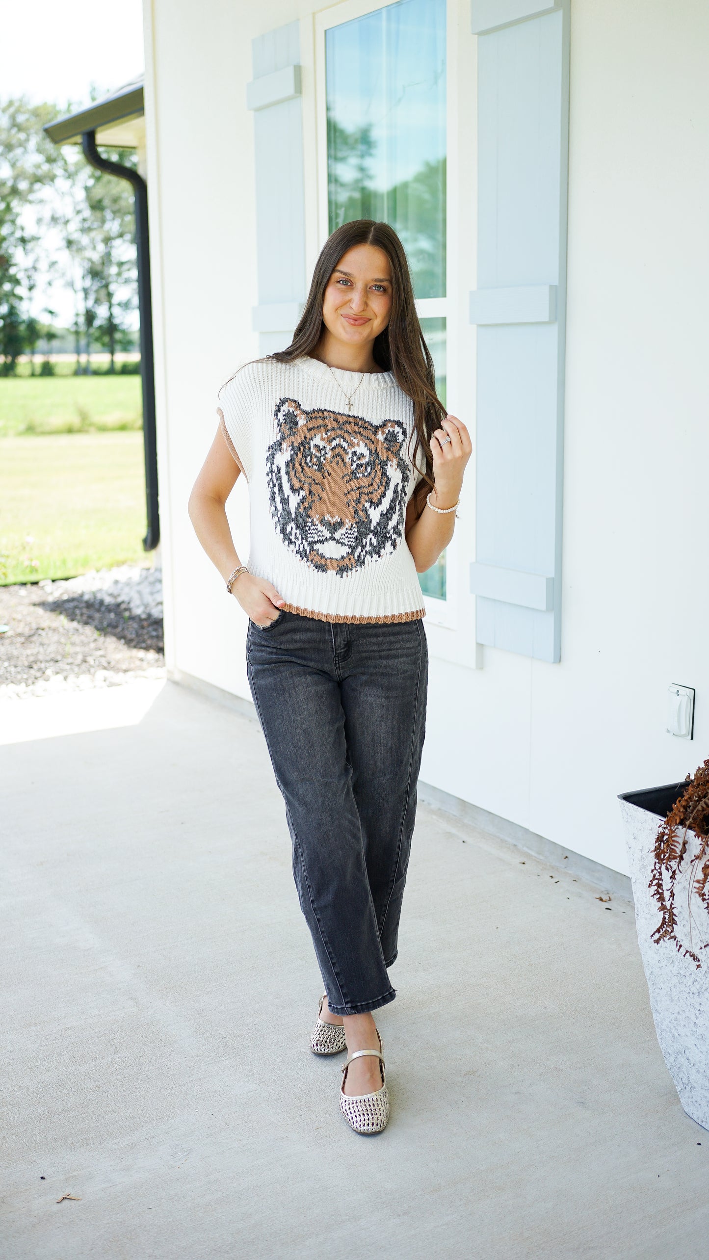 Feel The Roar Top