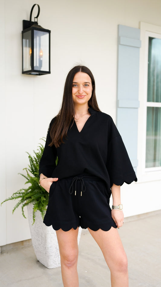 Scalloped Queen Black Set